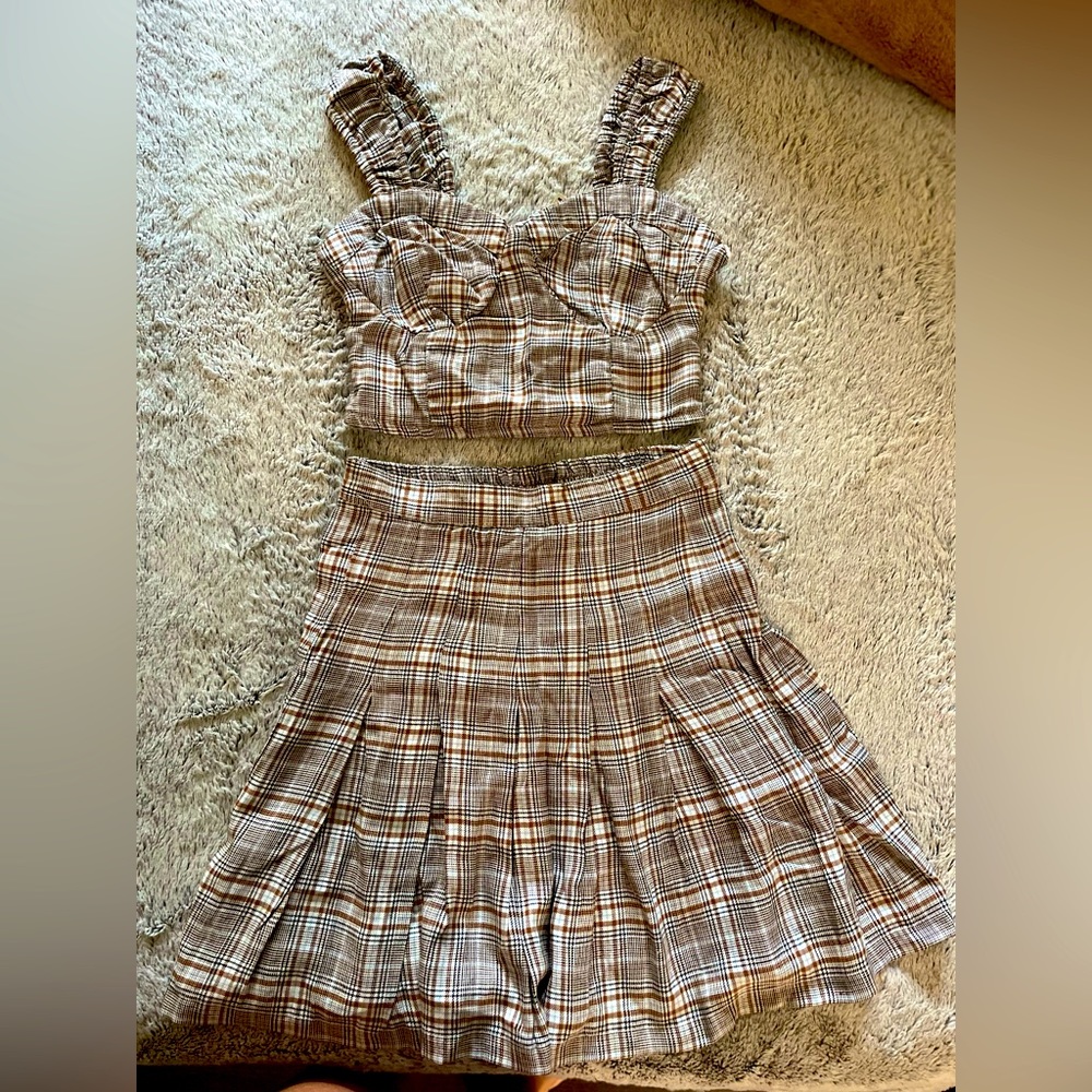 Skirt/crop top